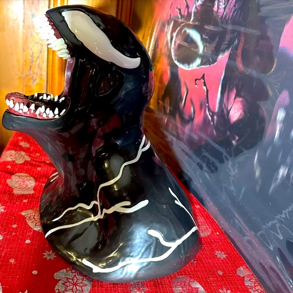 🥵 VENOM x REGAL POPCORN BUCKET EXCLUSIVE 🤪 - Picture 4 of 6